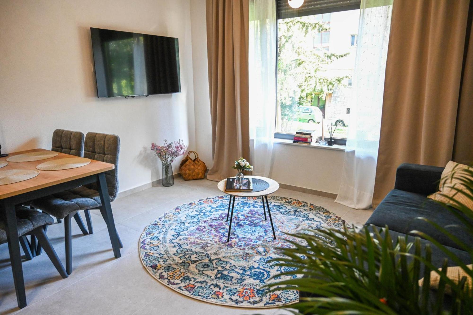 Apartment 4-star Design Bubamara